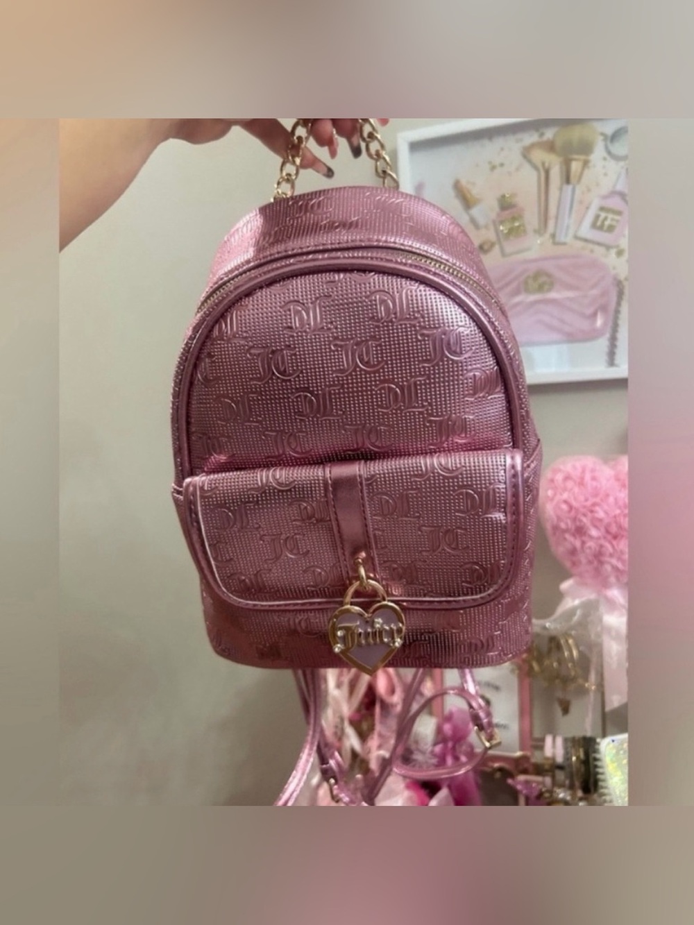 Juicy couture simply perfect pack back
Color blush metallic